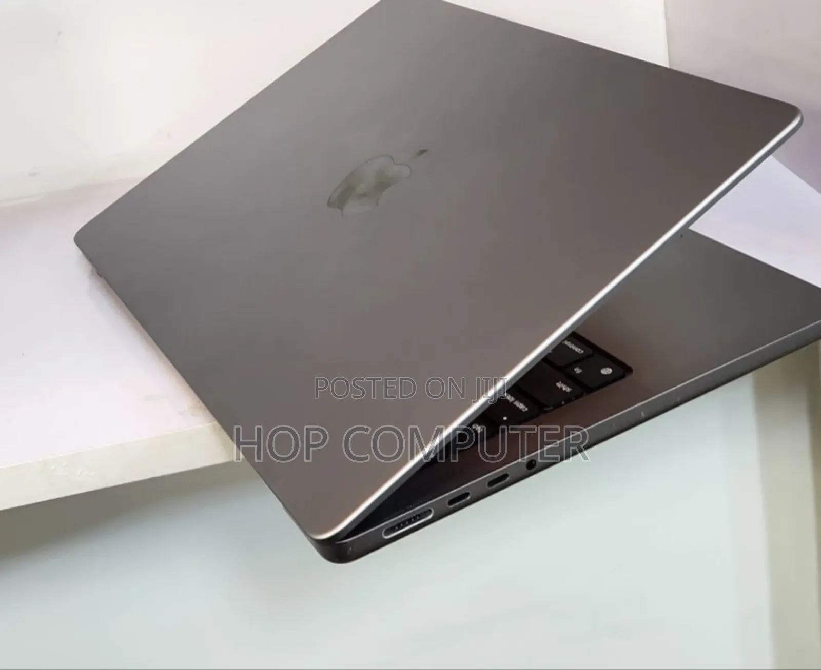 New Laptop Apple MacBook Pro M1 16GB Apple M1 Pro SSD 512GB
