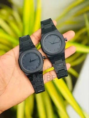 Aura Minimalist Analog Watch – Arabic Numerals