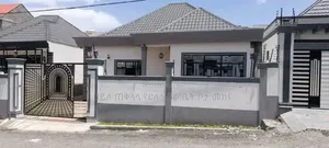 Furnished 3bdrm Villa in Ayat Area Inside, Yeka for sale