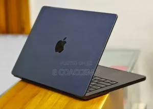 New Laptop Apple MacBook 18GB Apple M3 Pro SSD 512GB