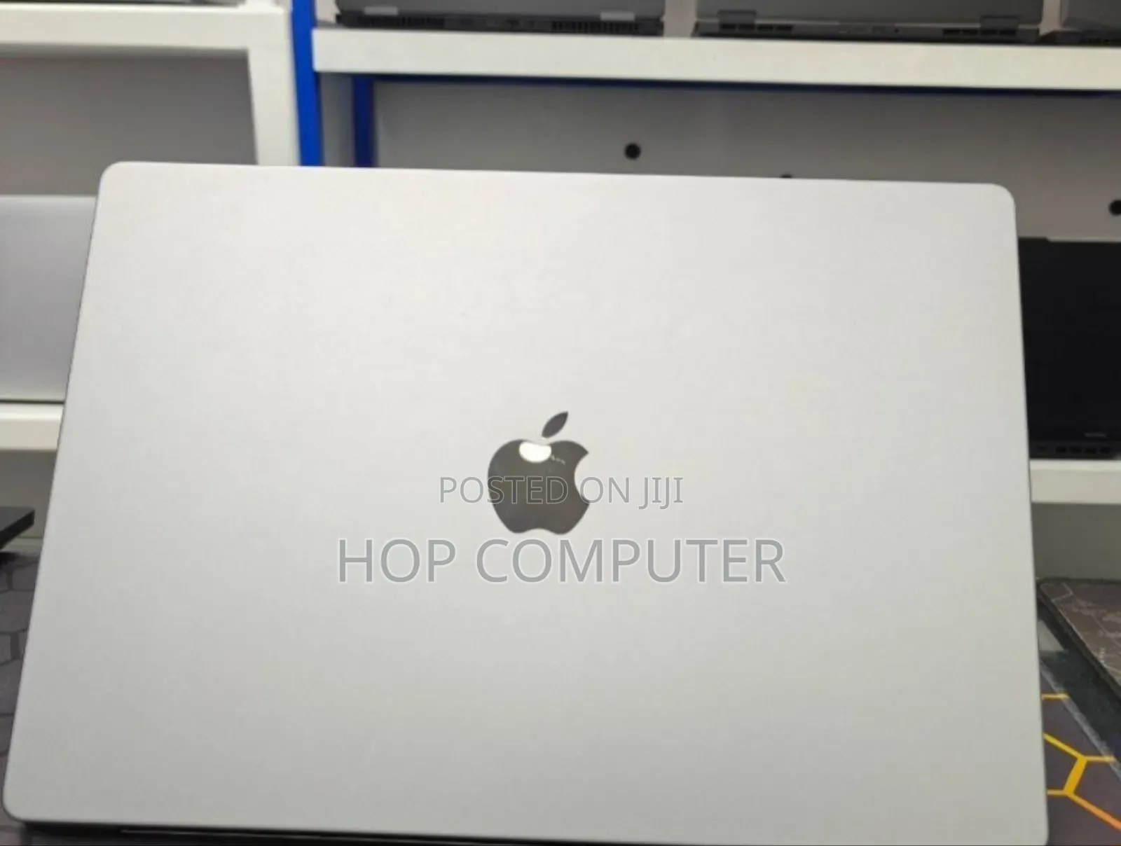 New Laptop Apple MacBook Pro M1 16GB Apple M1 Pro SSD 512GB