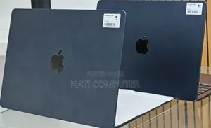 New Laptop Apple MacBook Air 2025 M4 13-Inch 16GB Apple M4 SSD 256GB