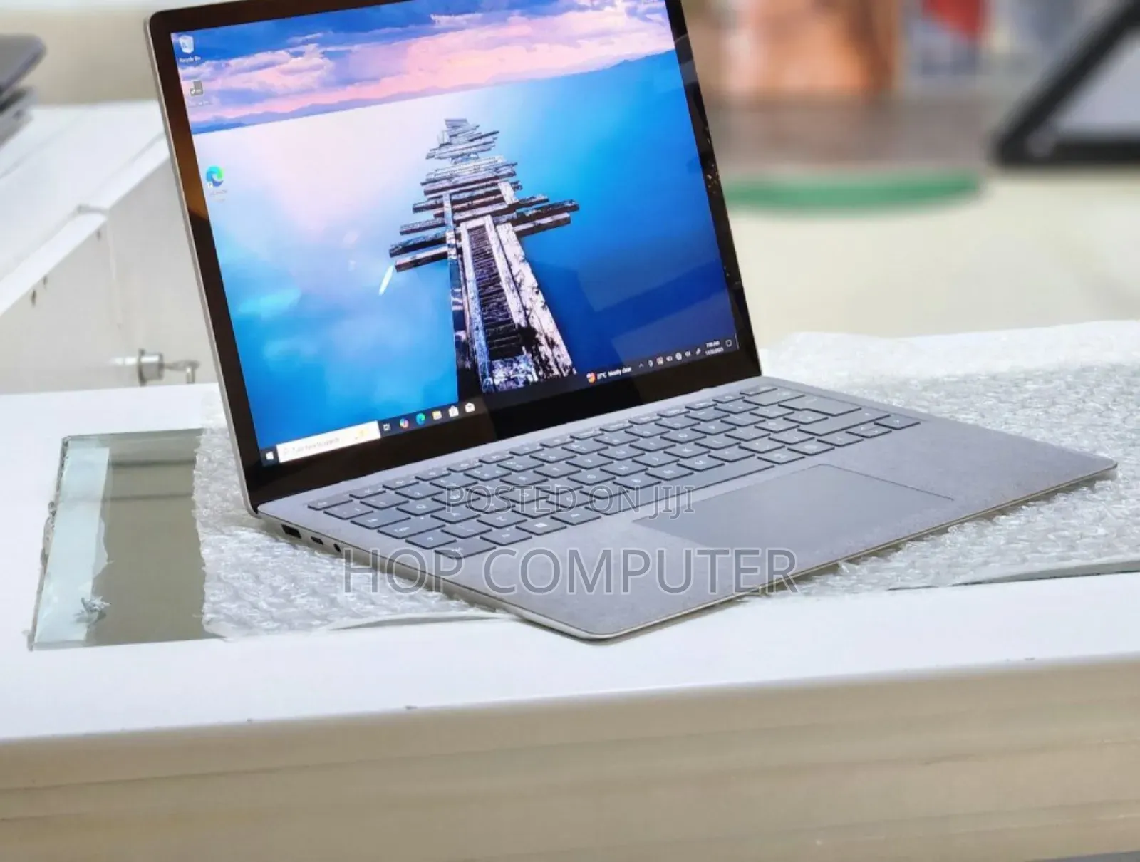New Laptop Microsoft Surface 8GB Intel Core I5 SSD 512GB