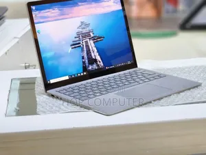 New Laptop Microsoft Surface 8GB Intel Core I5 SSD 512GB