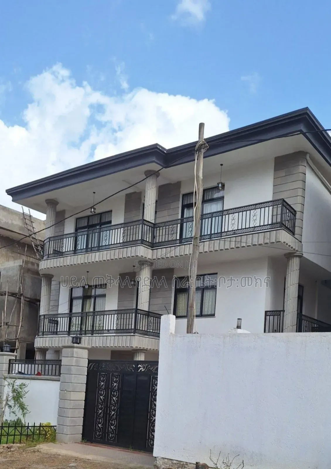 Furnished 9bdrm Townhouse/Terrace in አያት ዞን ኮምፋውንድ ውስጥ, Yeka for sale