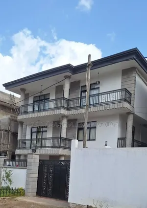 Furnished 9bdrm Townhouse/Terrace in አያት ዞን ኮምፋውንድ ውስጥ, Yeka for sale