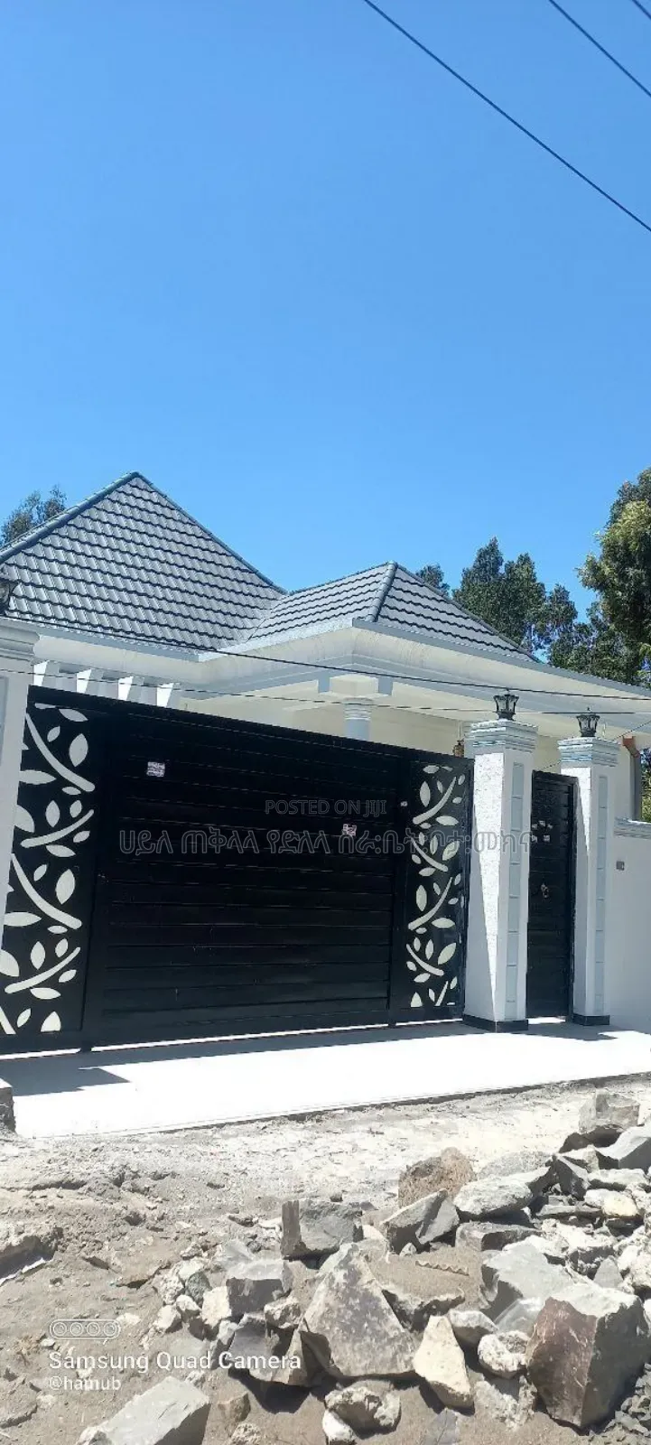 Furnished 4bdrm Villa in አያት ዞን ኮምፋውንድ ውስጥ, Yeka for sale