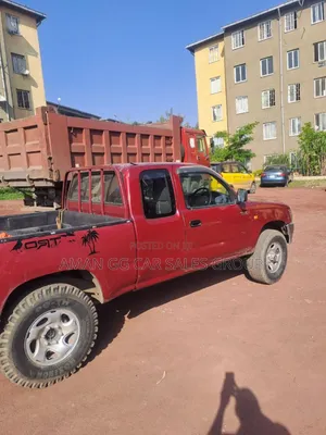 Toyota Hilux 2001 Red