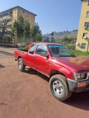 Toyota Hilux 2001 Red