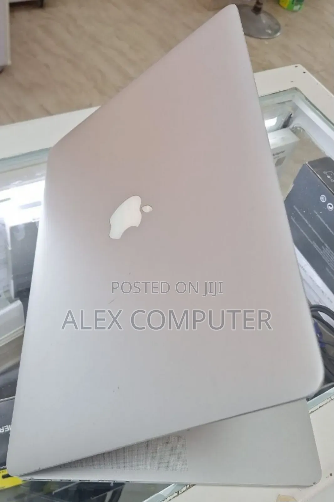 New Laptop Apple MacBook Pro 2014 8GB Intel Core I7 SSD 256GB