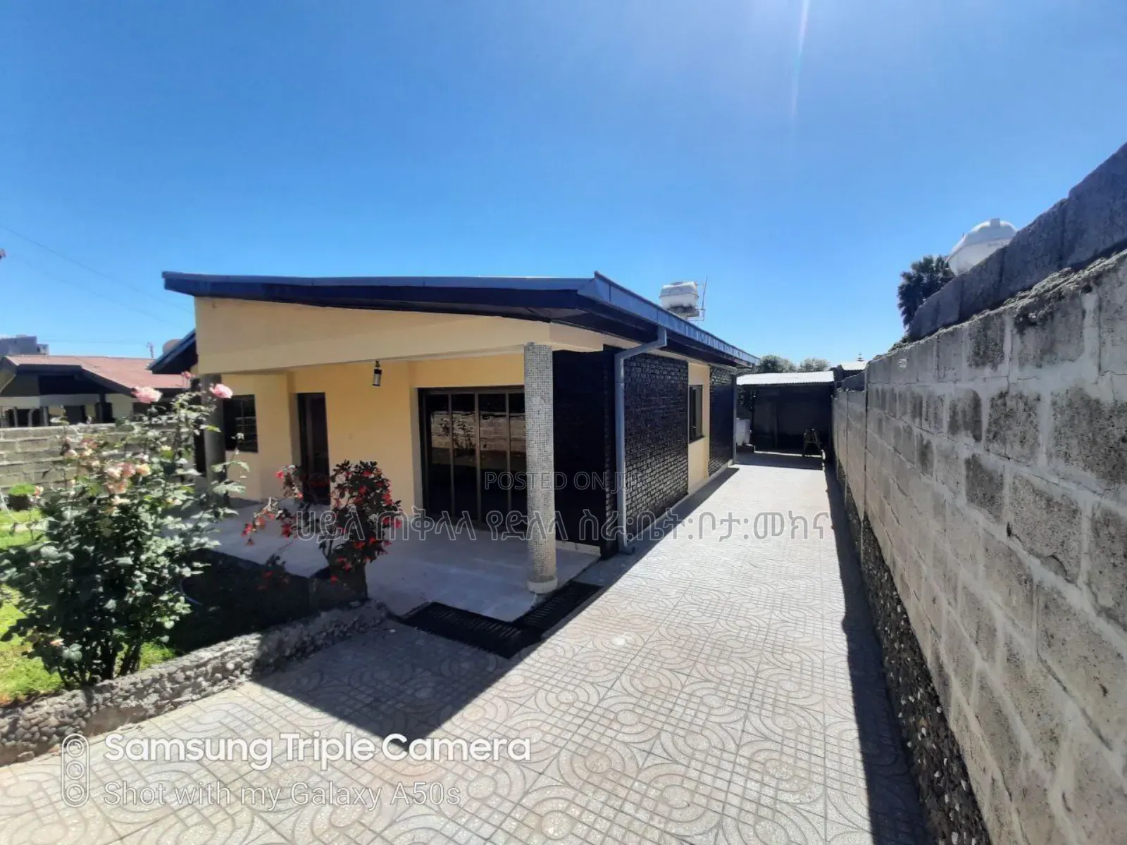 Furnished 4bdrm Villa in አያት ዞን ኮምፋውንድ ውስጥ, Yeka for sale