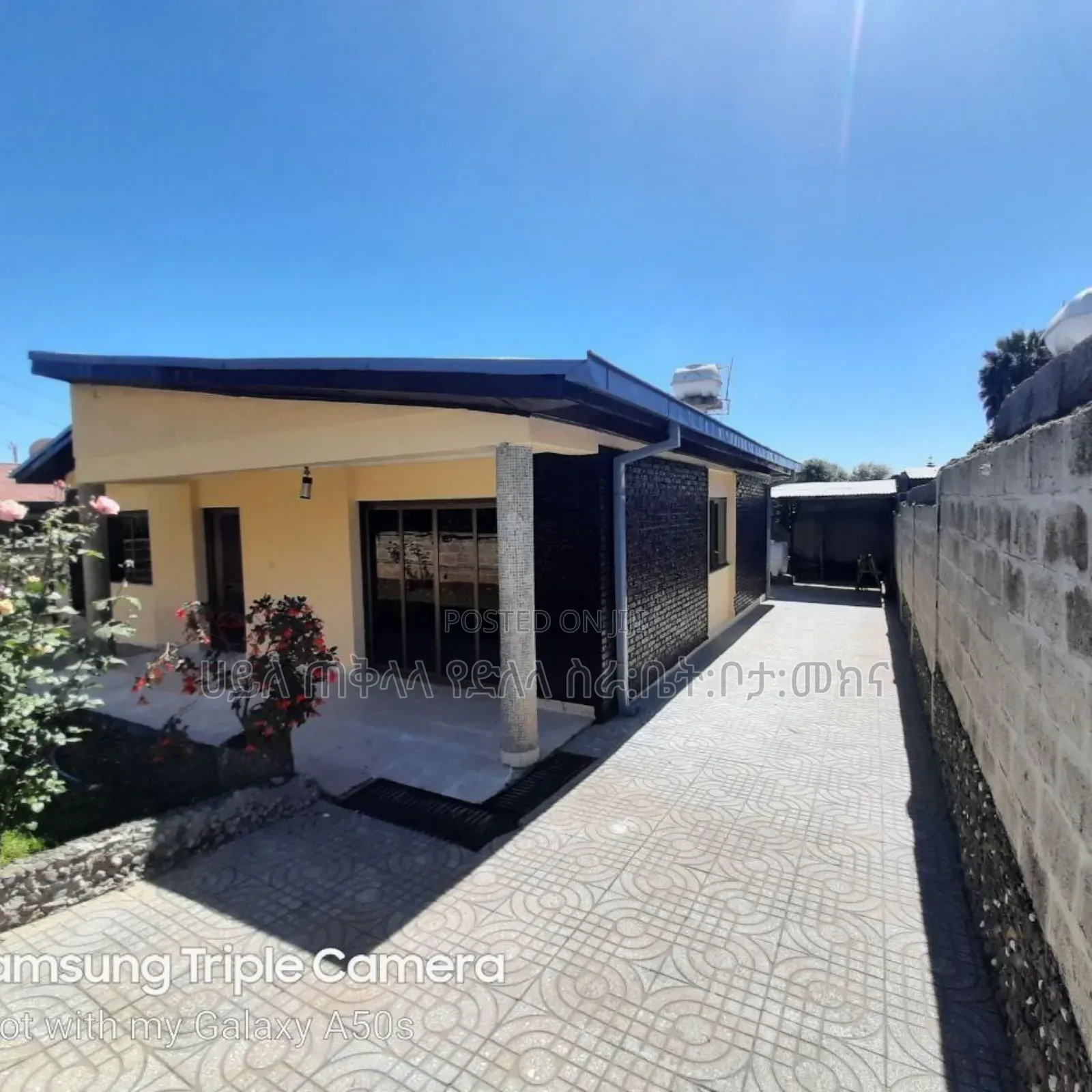 Furnished 4bdrm Villa in አያት ዞን ኮምፋውንድ ውስጥ, Yeka for sale