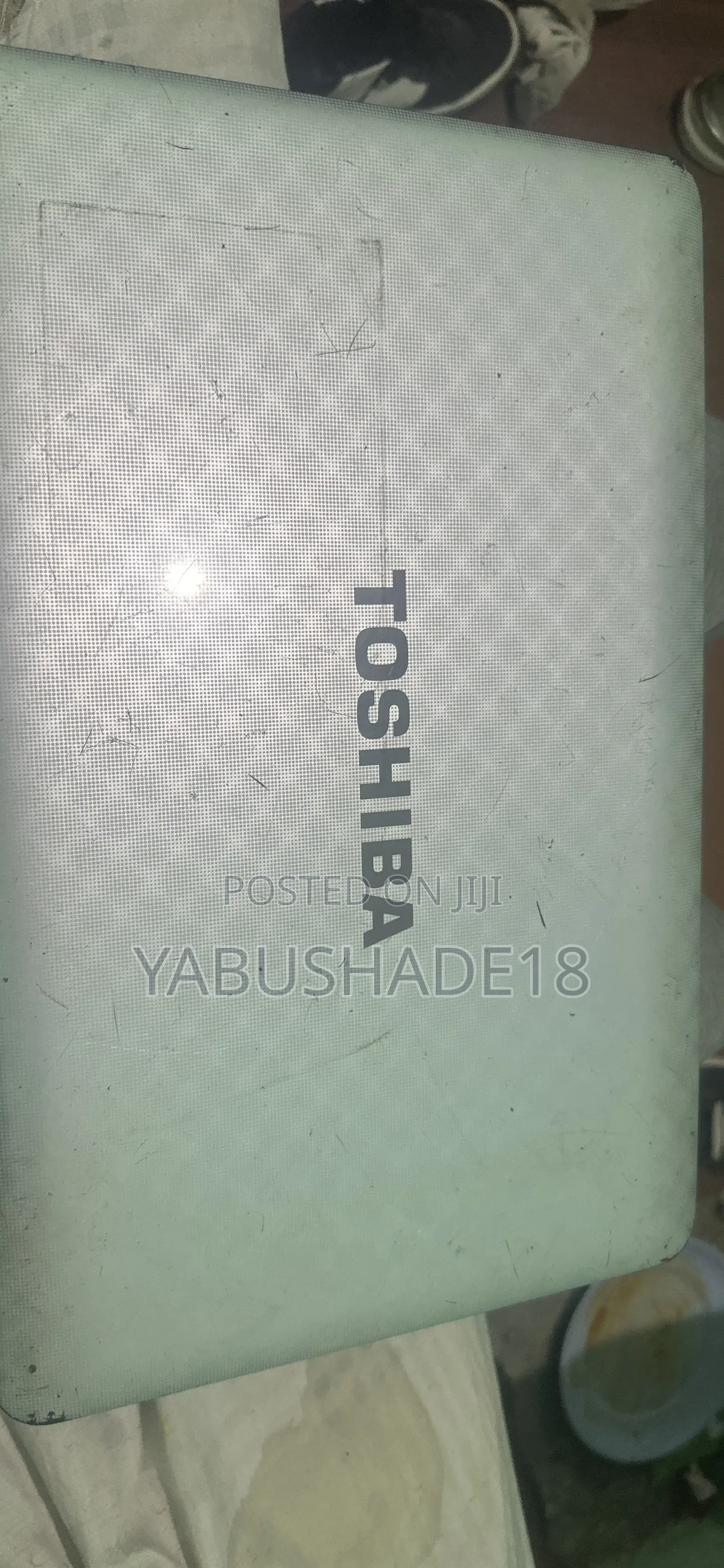 Laptop Toshiba 4GB HDD 256GB