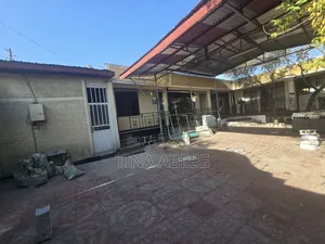9bdrm House in Akaky Kaliti for sale