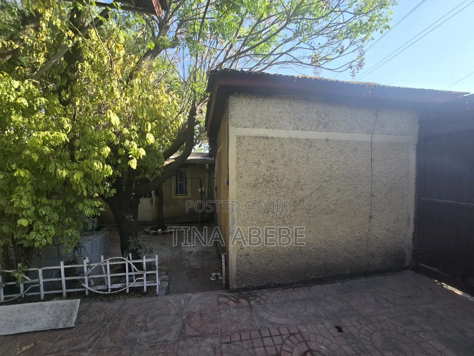 9bdrm House in Akaky Kaliti for sale