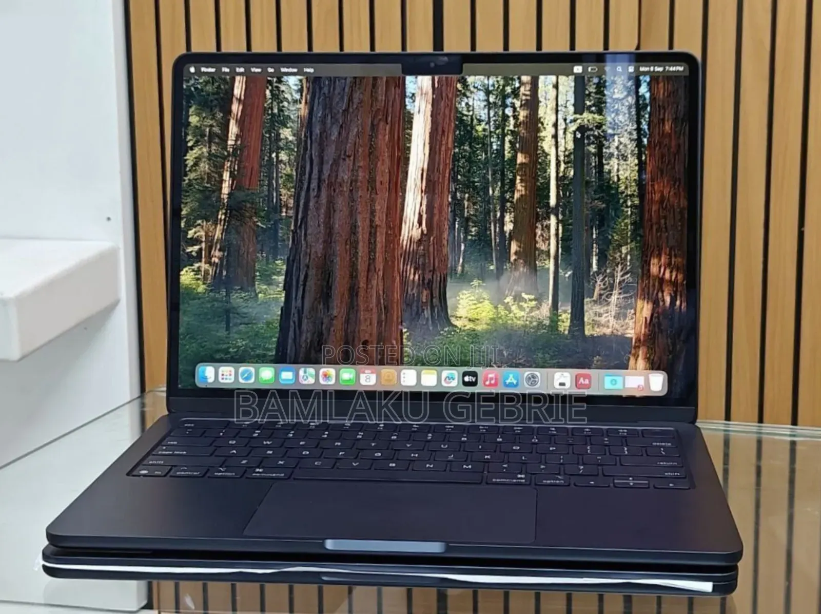 New Laptop Apple MacBook Air 2025 M4 13-Inch 16GB Apple M4 SSD 256GB