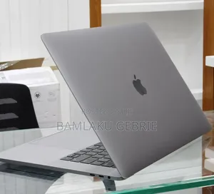 New Laptop Apple MacBook Pro 2019 16GB Intel Core I7 SSD 512GB