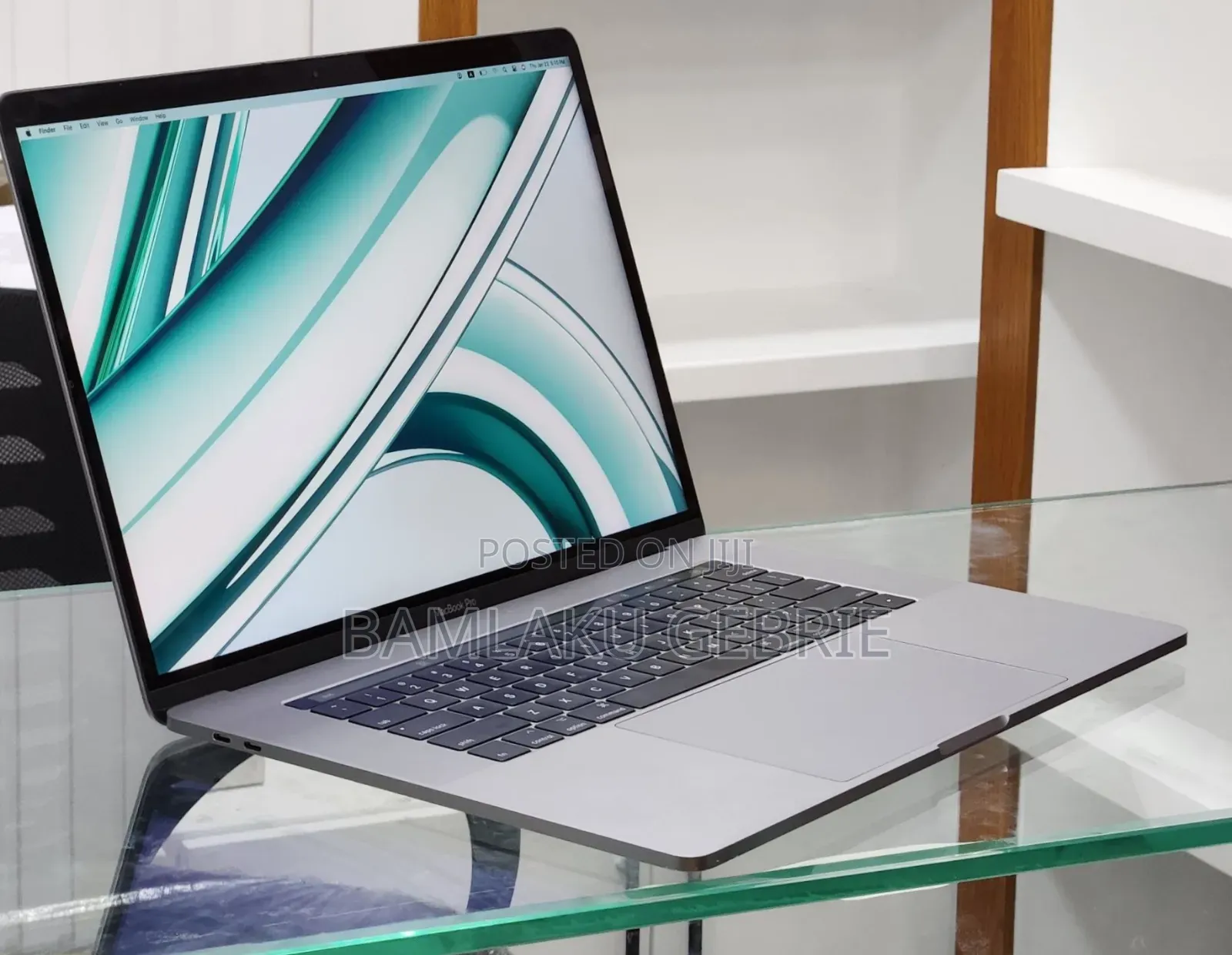 New Laptop Apple MacBook Pro 2019 16GB Intel Core I7 SSD 512GB