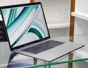 New Laptop Apple MacBook Pro 2019 16GB Intel Core I7 SSD 512GB