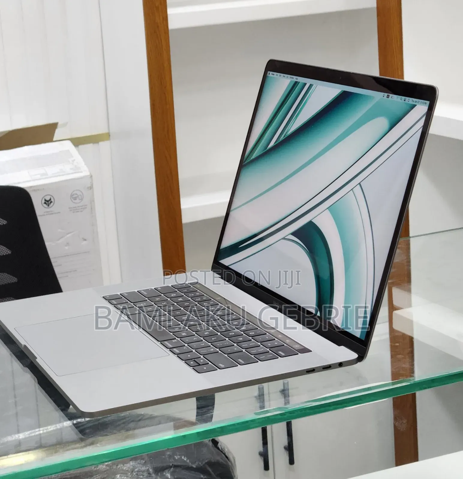 New Laptop Apple MacBook Pro 2019 16GB Intel Core I7 SSD 512GB