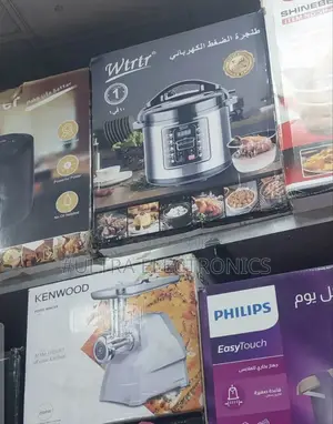 WTRTR Electric Pressure Cooker. Items Include a Kenwood Food Mincer