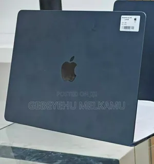 New Laptop Apple MacBook Air 2025 M4 13-Inch 16GB Apple M4 SSD 256GB