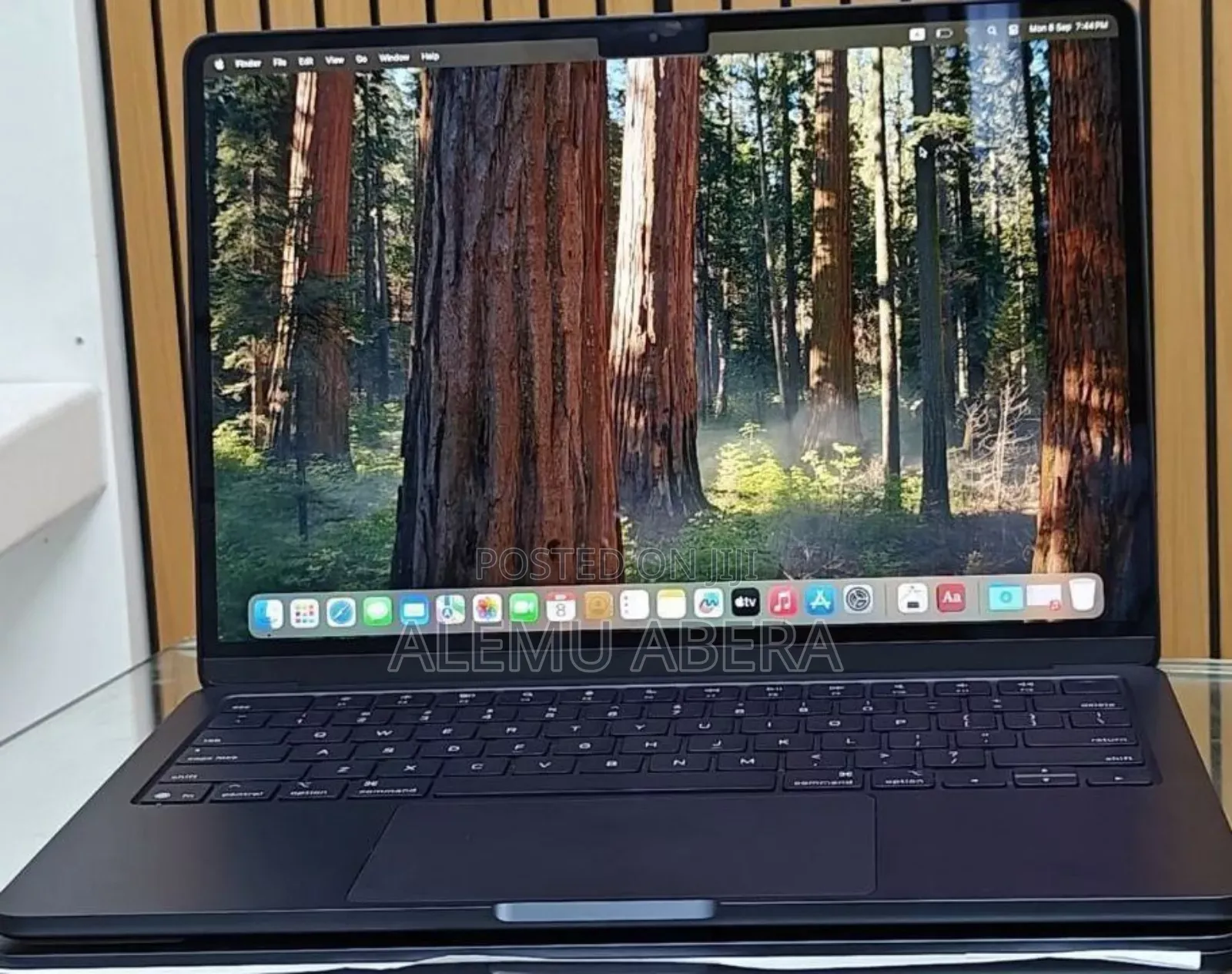 New Laptop Apple MacBook Air 2025 M4 13-Inch 16GB Apple M4 SSD 256GB