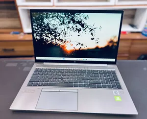 New Laptop HP ZBook Firefly 16 G10 16GB Intel Core I7 SSD 512GB