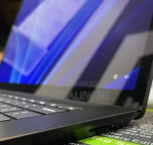 New Laptop Microsoft Surface 16GB Intel Core I7 SSD 512GB