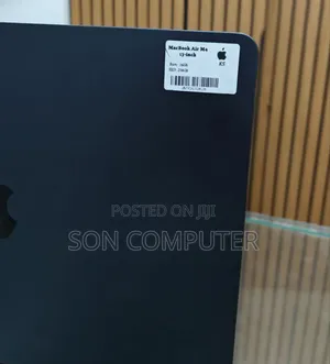 New Apple MacBook Air 2025 M4 13-Inch 16GB Intel Core I9 SSD 256GB