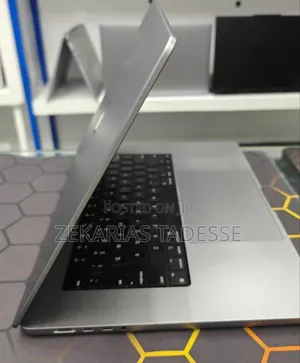 New Laptop Apple MacBook Pro M1 16GB Apple M1 Pro SSD 512GB