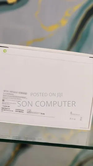 New Laptop Apple Macbook Pro 2025 M5 14-Inch 16GB Apple M5 SSD 512GB