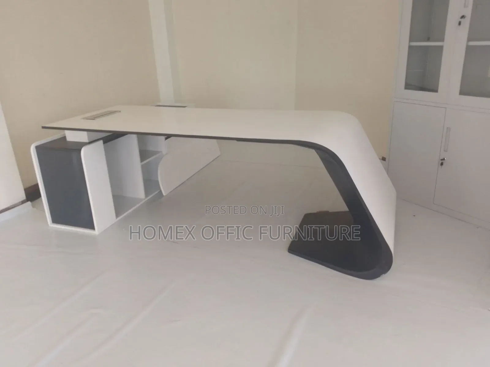 Office Managerial Table