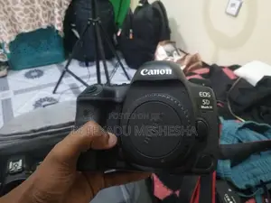 Canon Camera 5d Mark 4 Wz 24-105mm Lens