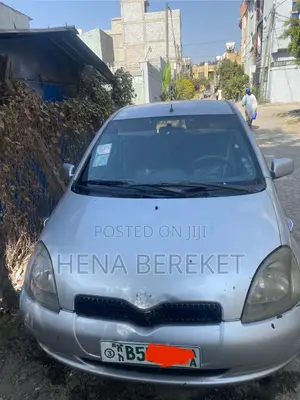 Toyota Vitz 2001 Silver