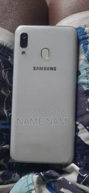 Samsung Galaxy A30 64 GB White