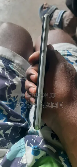 Samsung Galaxy A30 64 GB White