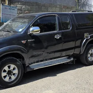 Toyota Hilux 2013 Gray