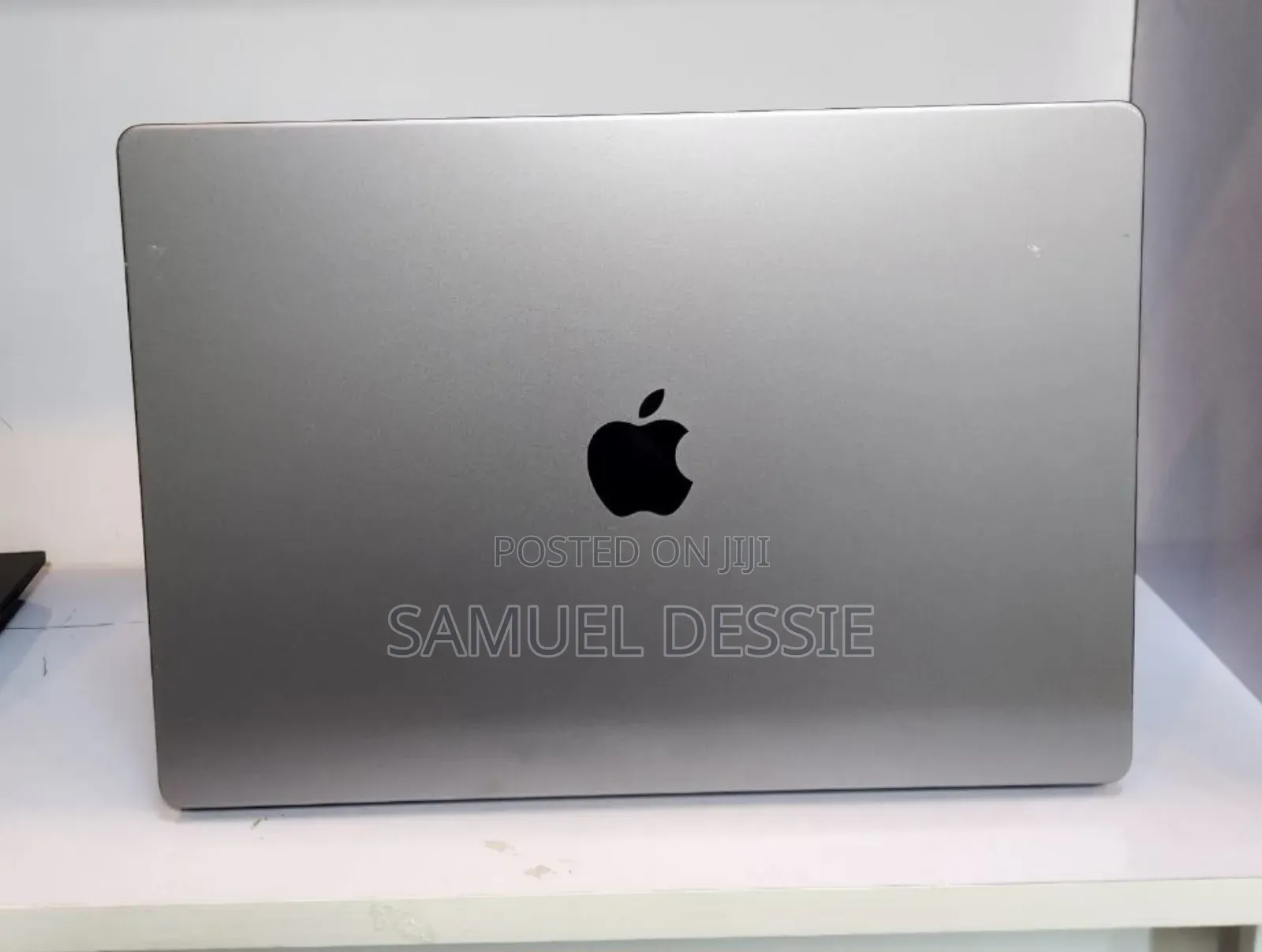 New Laptop Apple MacBook Pro 2020 M1 16GB Apple M1 Pro SSD 512GB