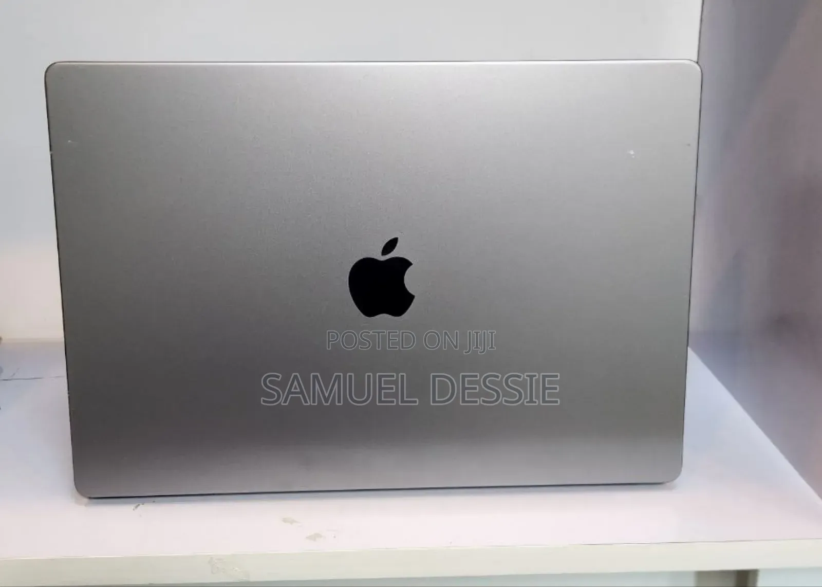 New Laptop Apple MacBook Pro 2020 M1 16GB Apple M1 Pro SSD 512GB