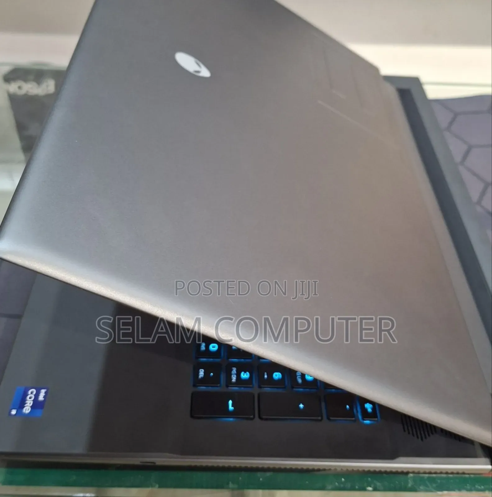 New Laptop Alienware Area-51m 32GB Intel Core I9 SSD 1T
