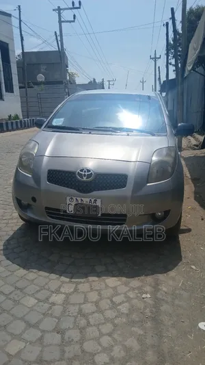 Toyota Yaris 2007 Gray