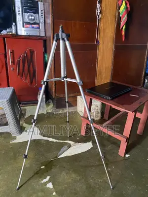 Lightweight Aluminum Portable Tripod (3110)