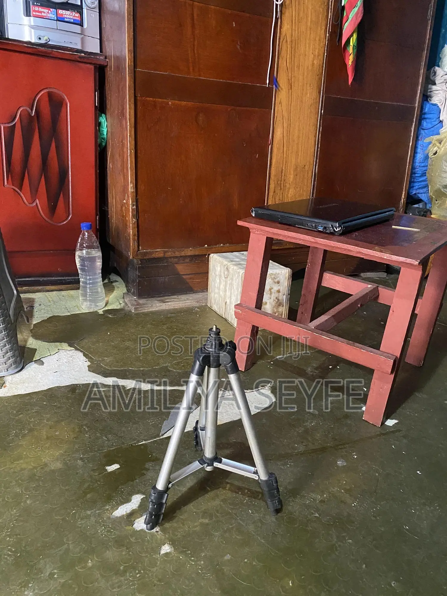 Lightweight Aluminum Portable Tripod (3110)