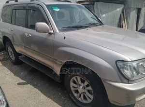 Toyota Land Cruiser 2000