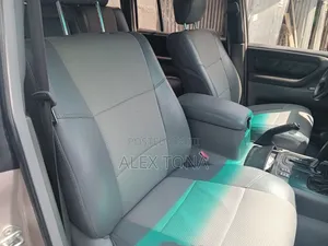 Toyota Land Cruiser 2000