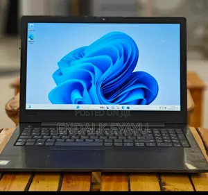 Laptop Lenovo 4GB Intel Core I3 HDD 1T