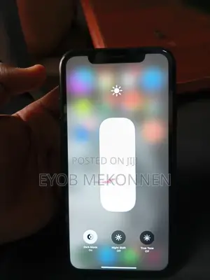 Apple XR 64 GB Black