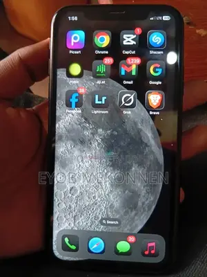 Apple XR 64 GB Black