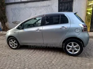 Toyota Yaris 2007 Gray